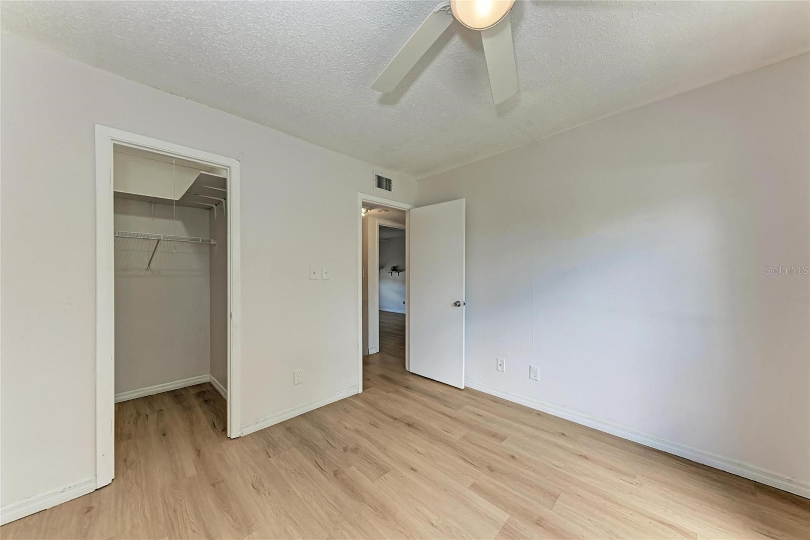 Image 31 of 49 For 4001 Beneva Road 335