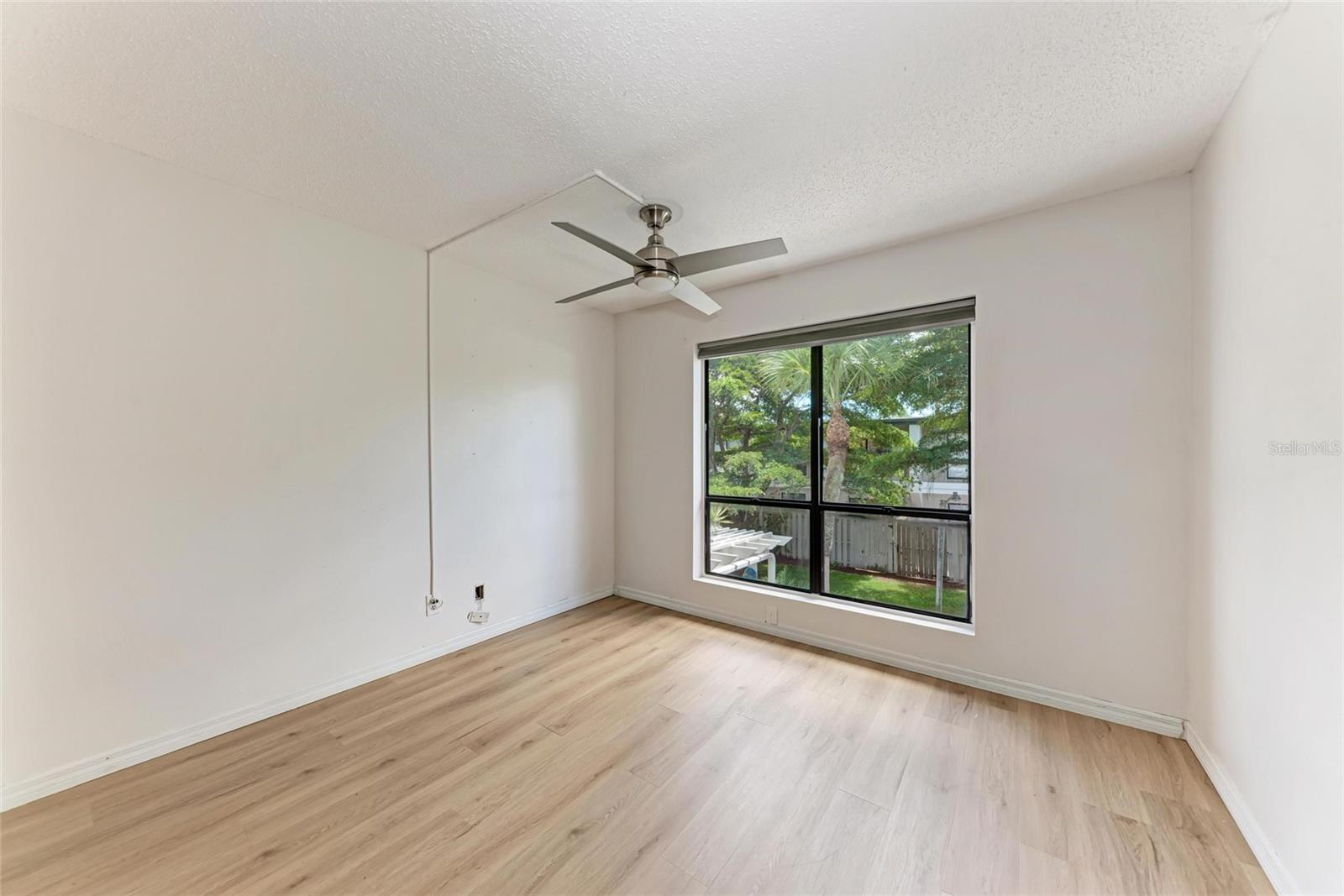 Image 32 of 49 For 4001 Beneva Road 335