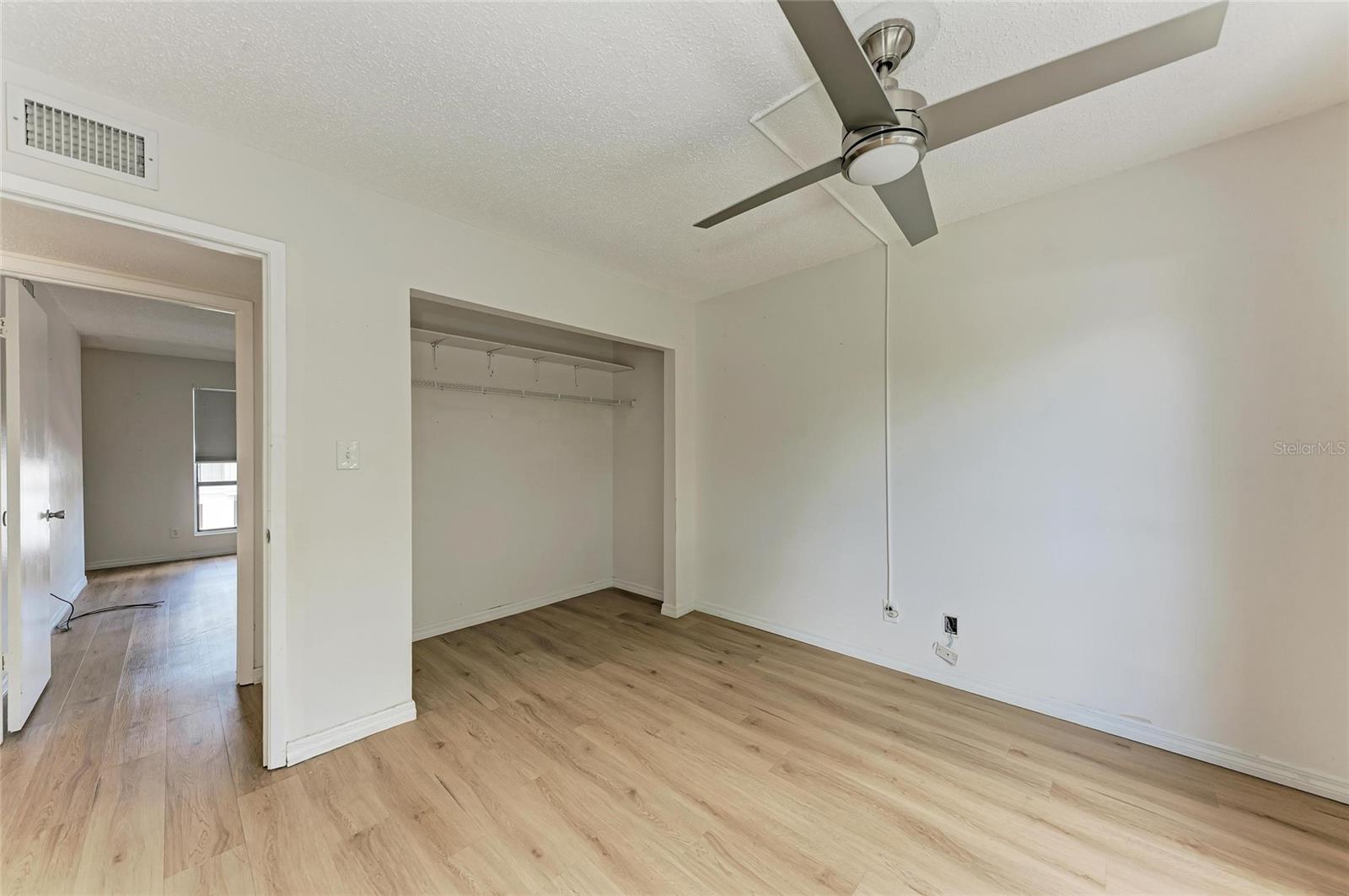 Image 33 of 49 For 4001 Beneva Road 335