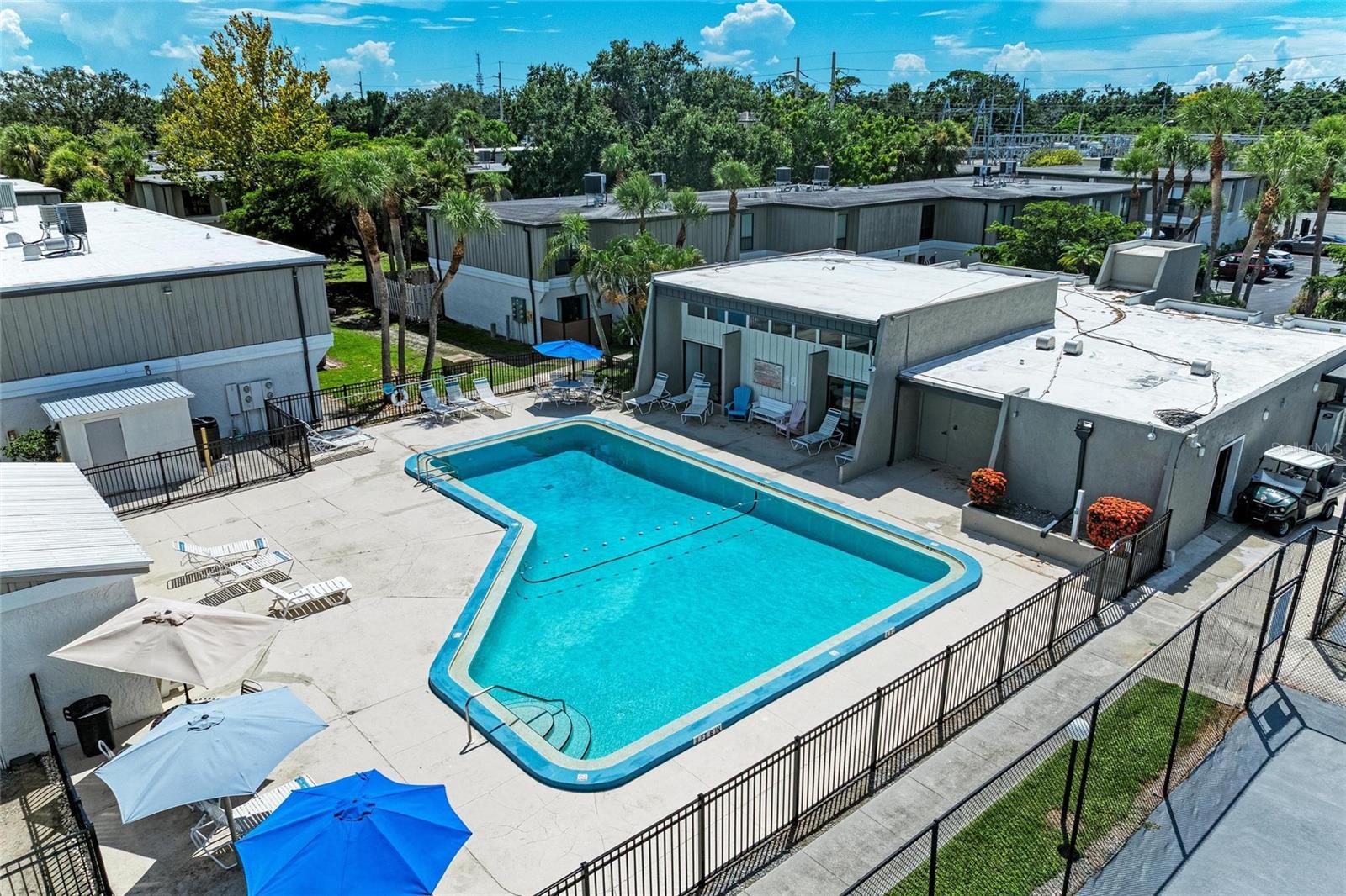 Image 40 of 49 For 4001 Beneva Road 335