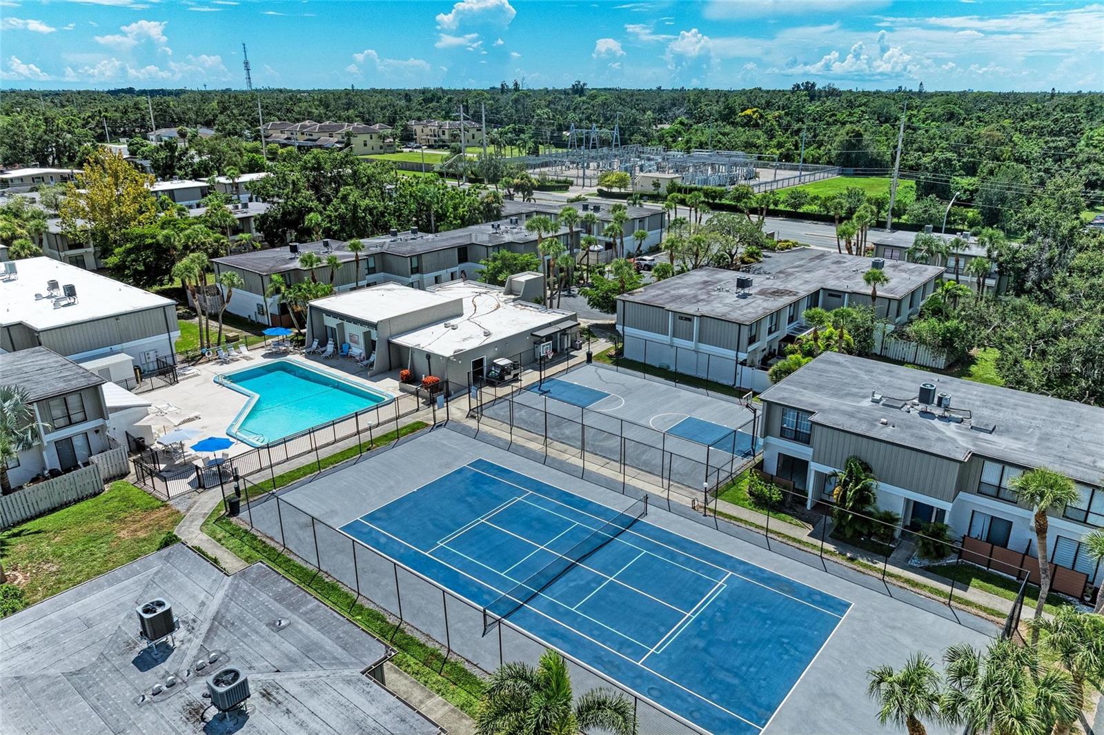 Image 41 of 49 For 4001 Beneva Road 335
