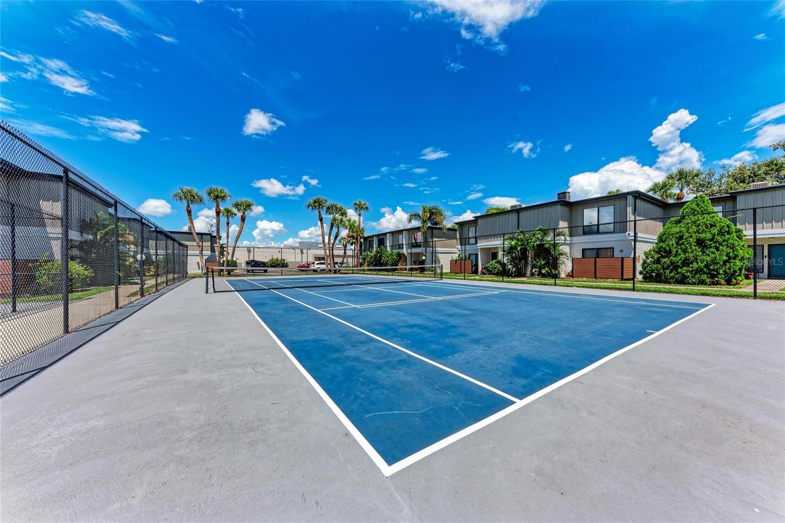 Image 43 of 49 For 4001 Beneva Road 335