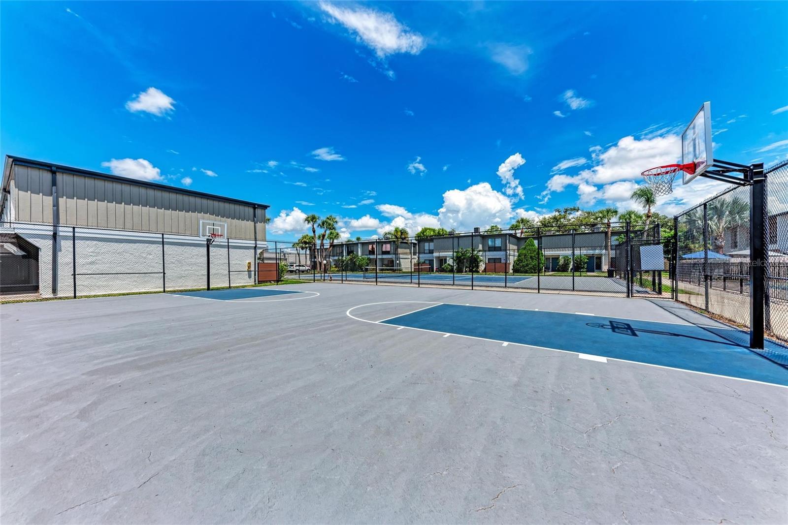 Image 44 of 49 For 4001 Beneva Road 335