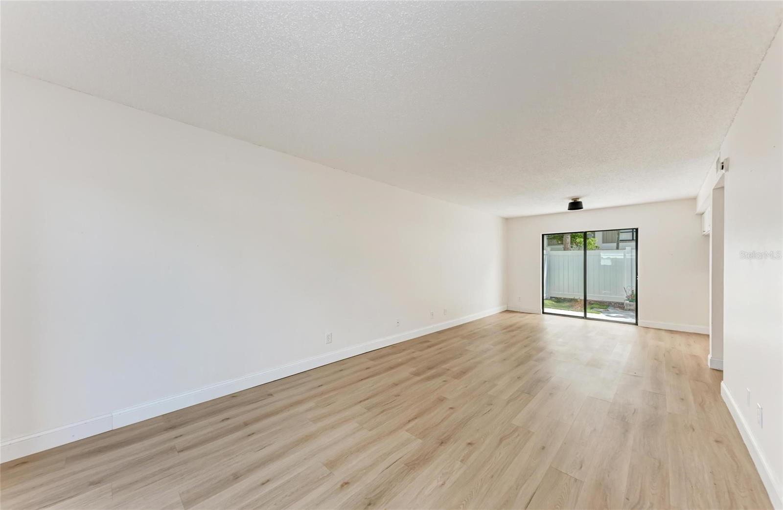 Image 7 of 49 For 4001 Beneva Road 335