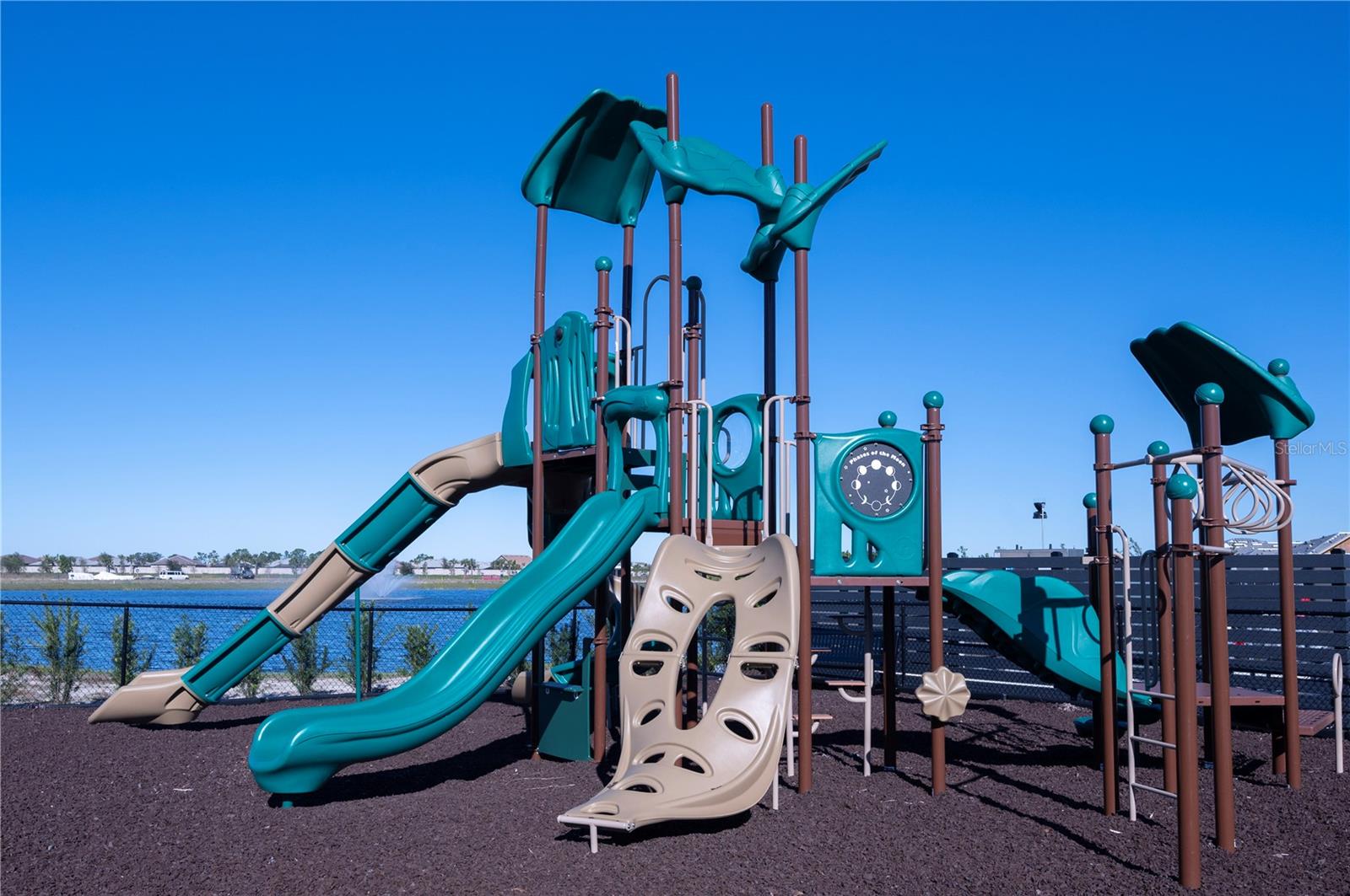 Image 19 of 23 For 18833 Daybreak Drive