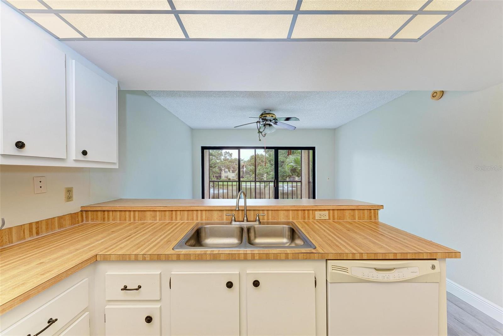 Image 10 of 52 For 425 30th Avenue W C203