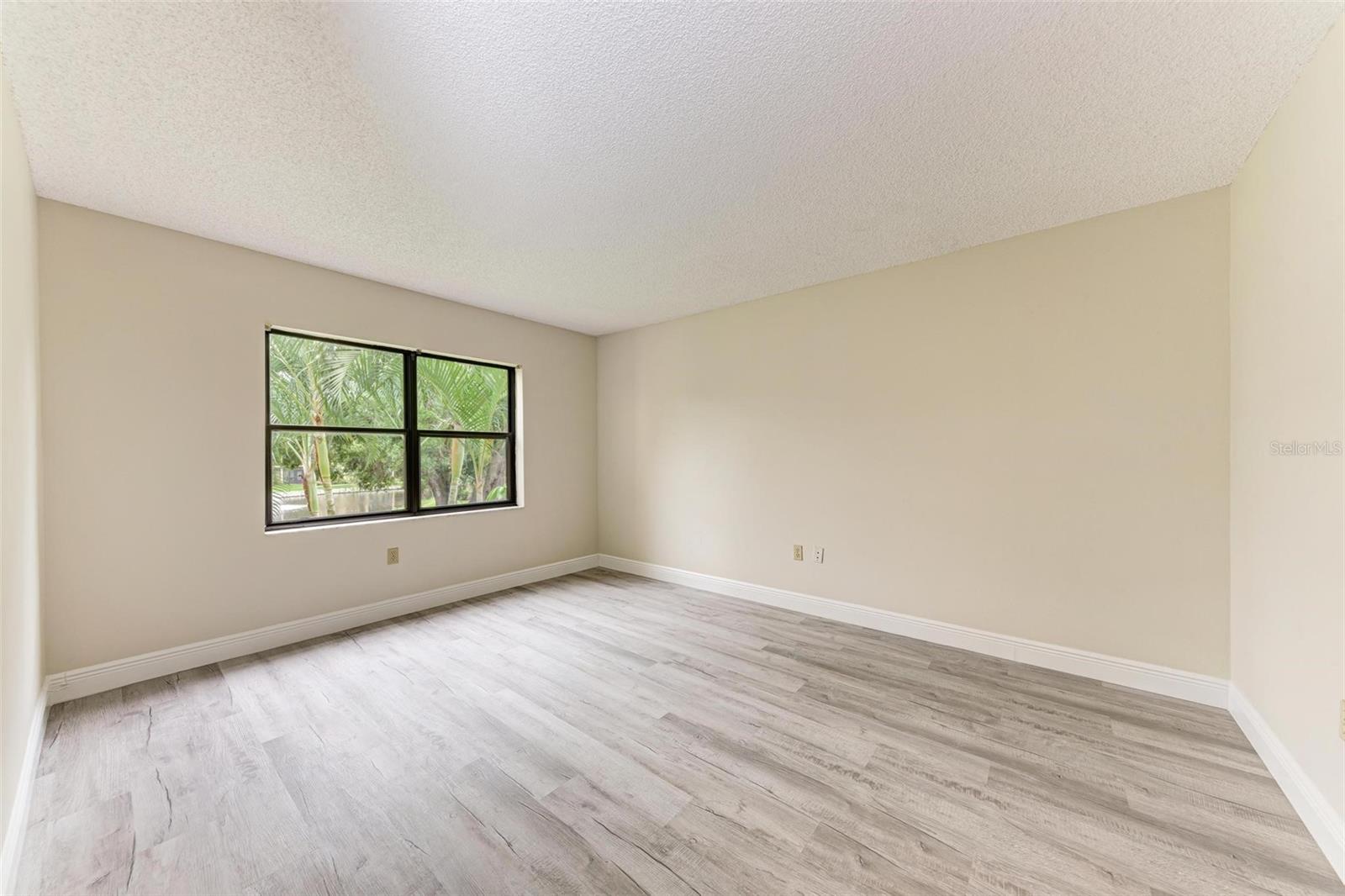 Image 18 of 52 For 425 30th Avenue W C203
