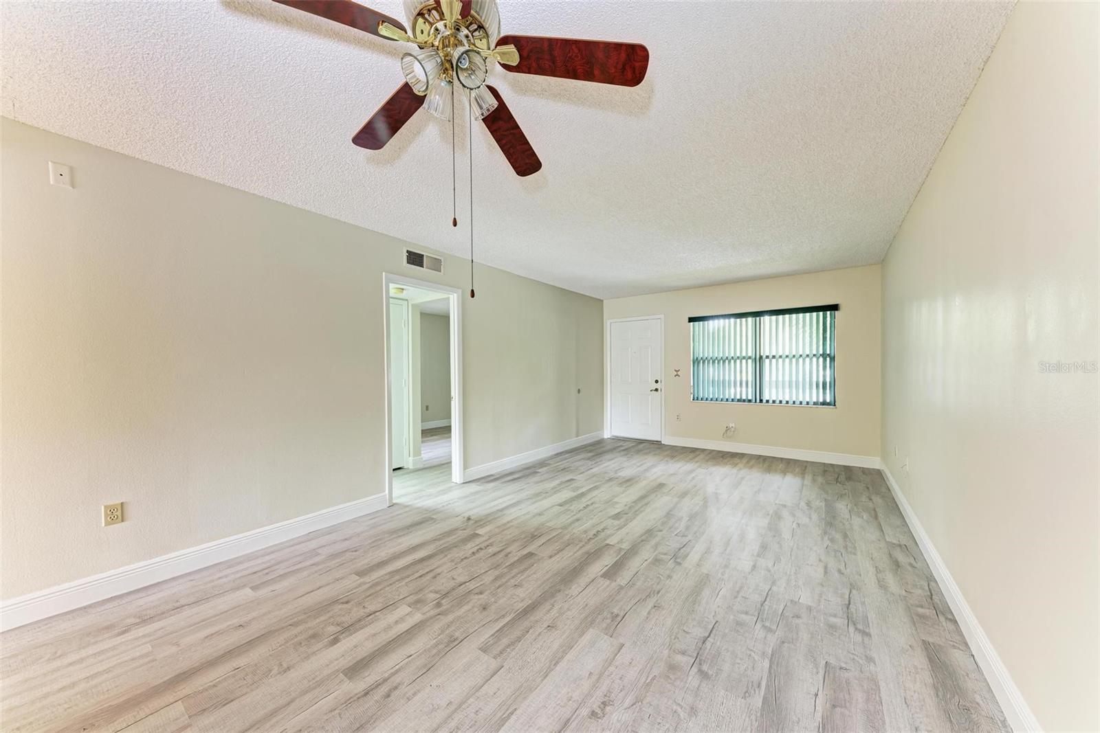 Image 23 of 52 For 425 30th Avenue W C203