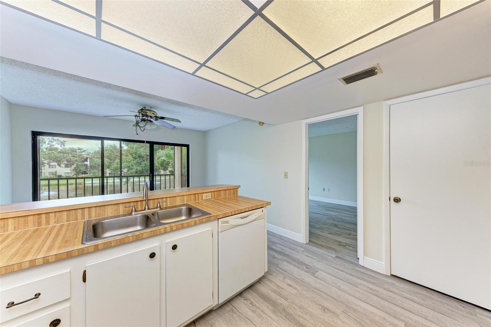 Image 5 of 52 For 425 30th Avenue W C203