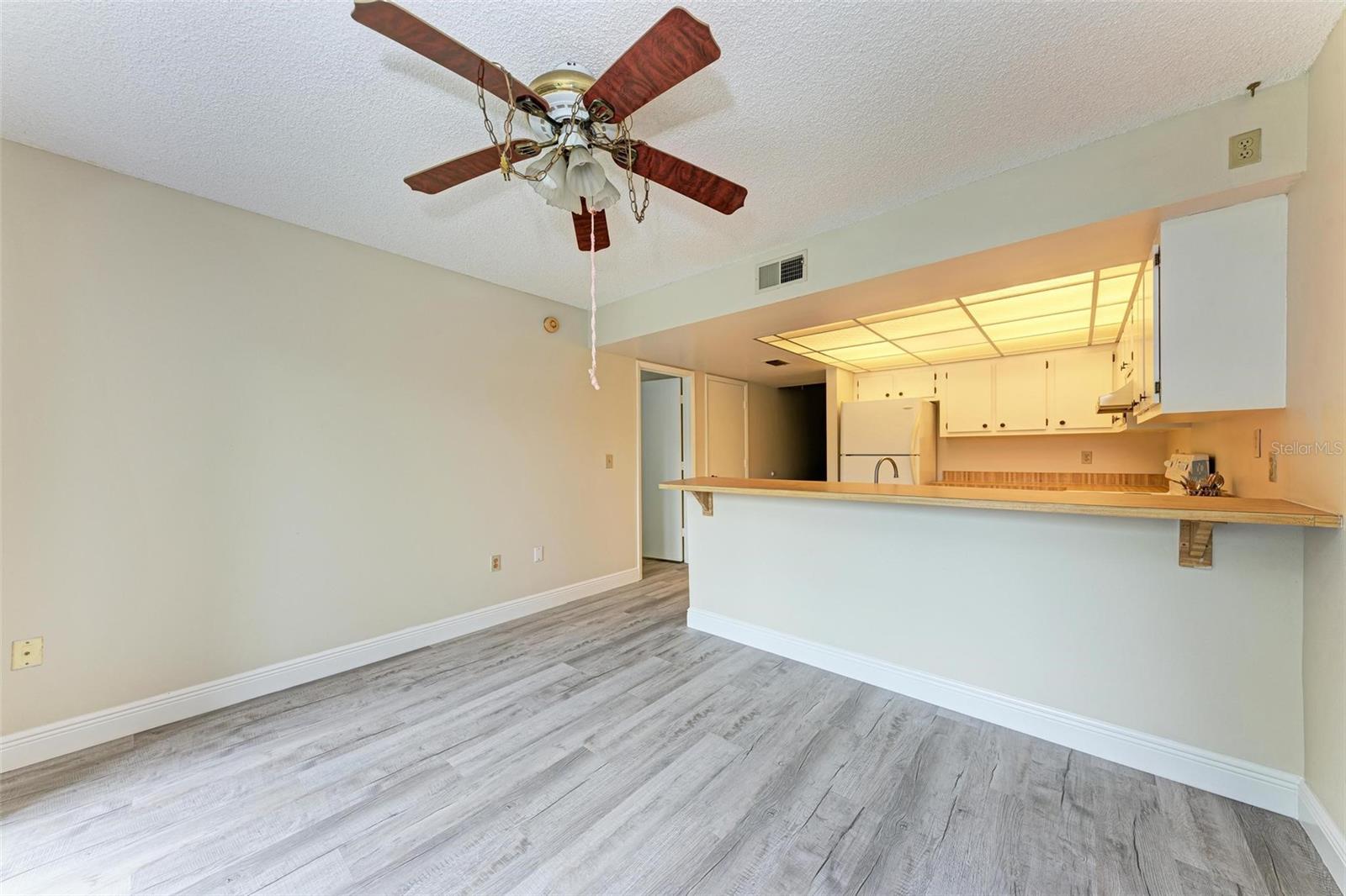 Image 9 of 52 For 425 30th Avenue W C203