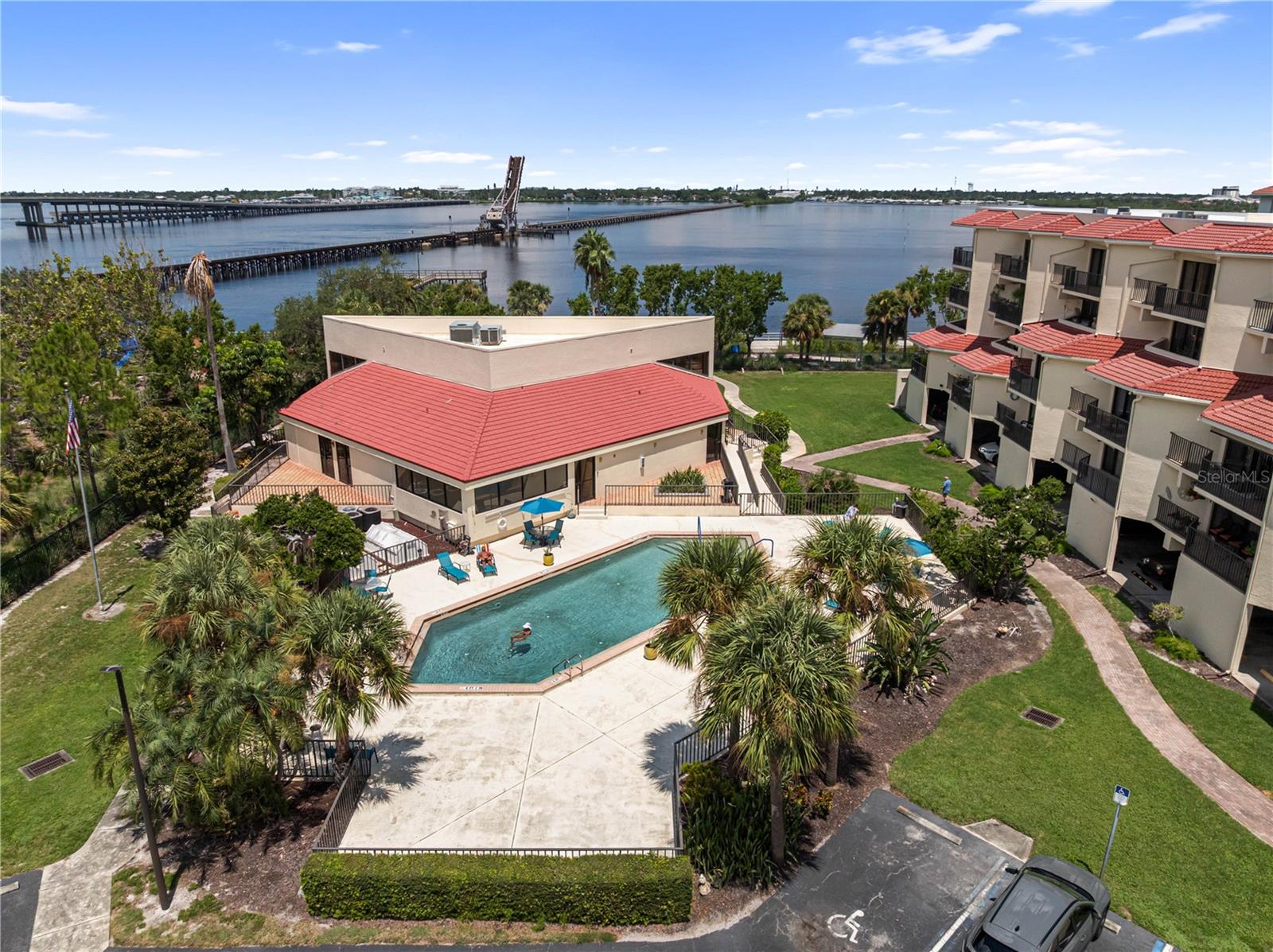 Image 40 of 62 For 204 3rd Street W 201