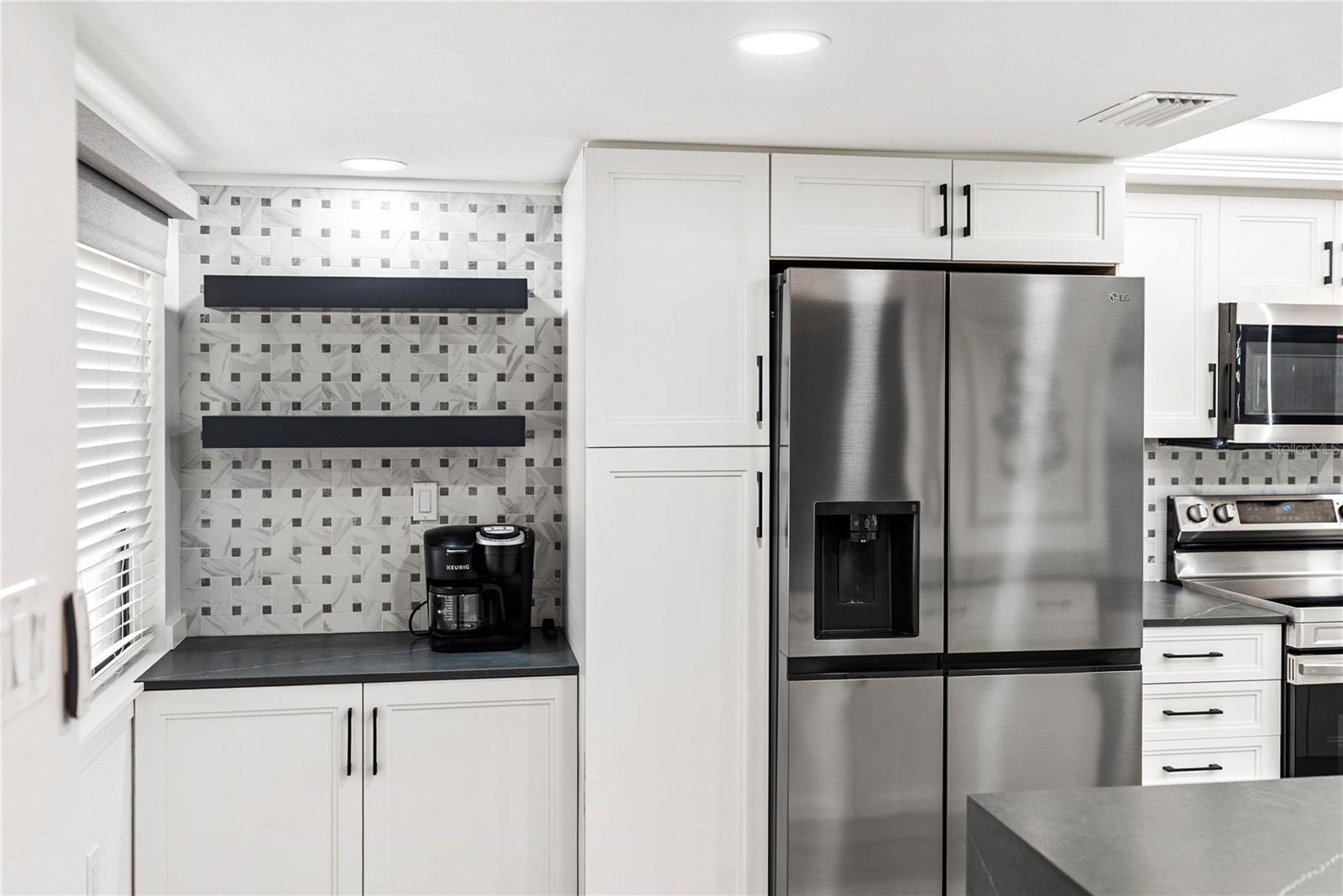 Image 9 of 62 For 204 3rd Street W 201