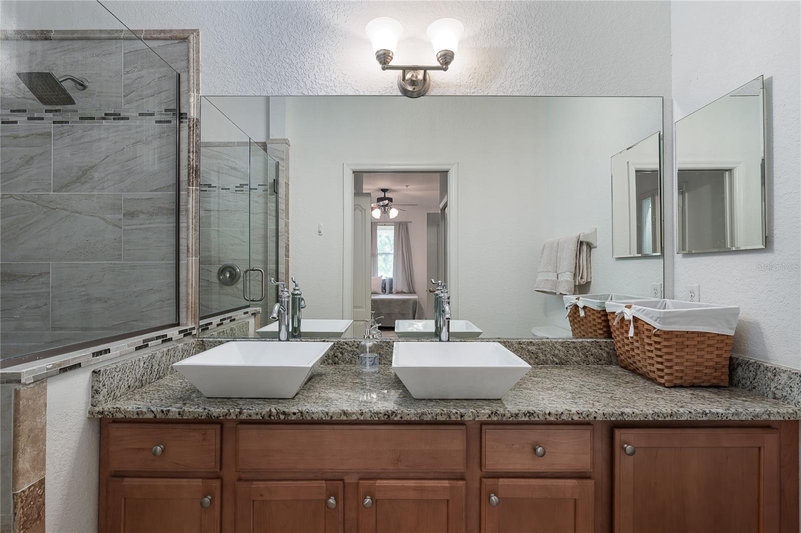 Image 11 of 37 For 803 Fairwaycove Lane 206