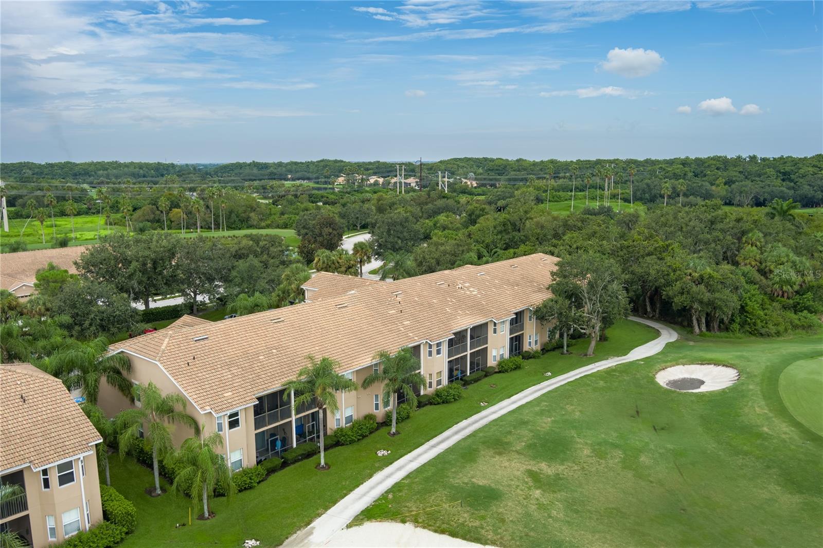 Image 18 of 37 For 803 Fairwaycove Lane 206