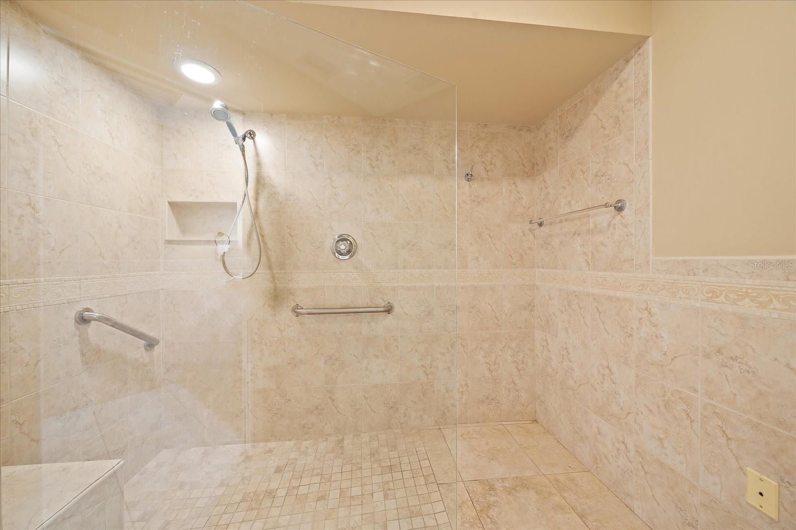 Image 27 of 42 For 4549 Winston Lane N 41