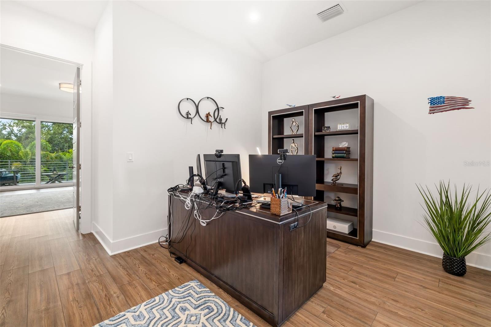 Image 33 of 95 For 2220 Pine Terrace