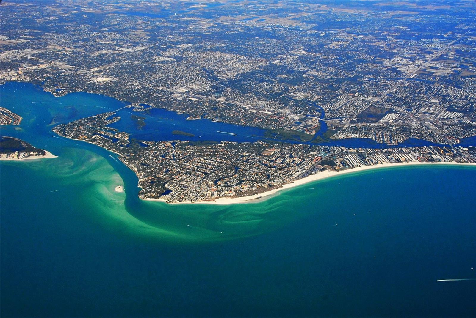 Image 28 of 59 For 2 Island Circle