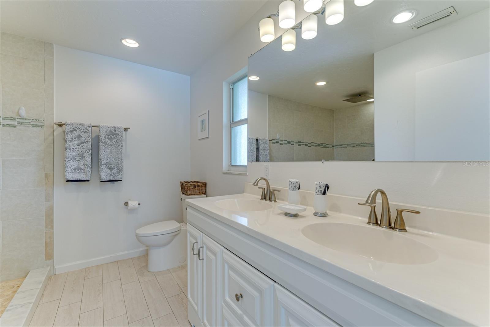 Image 22 of 41 For 1309 Gate Drive