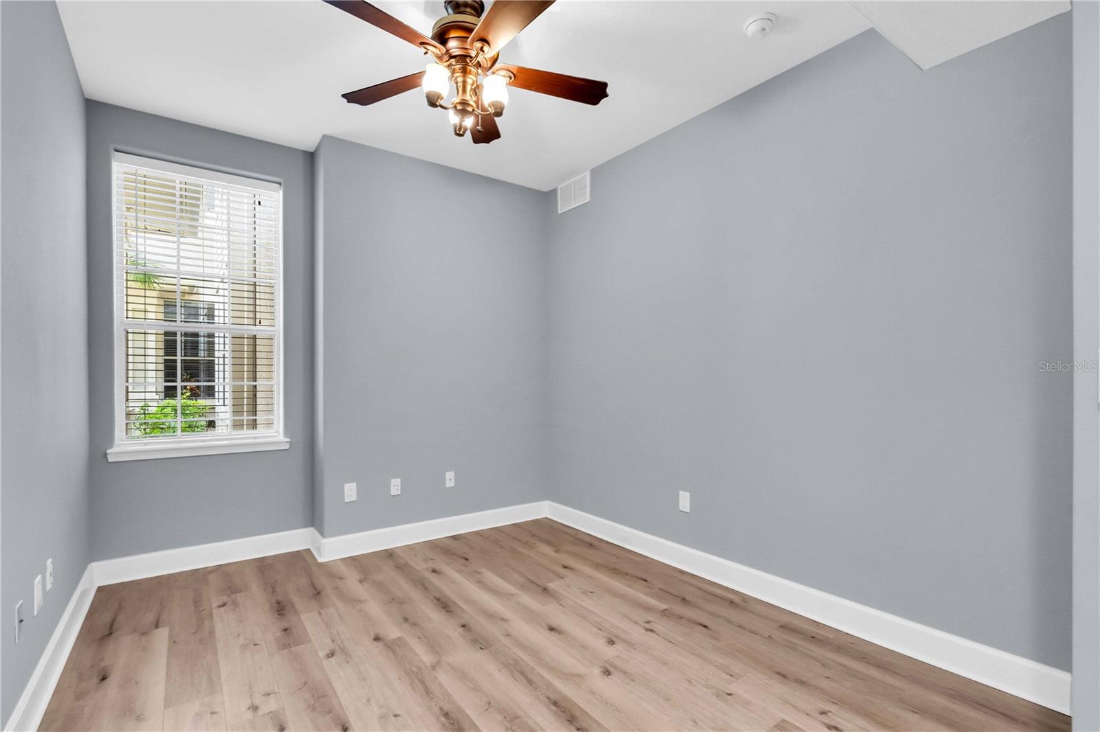 Image 18 of 40 For 8045 Tybee Court 8045