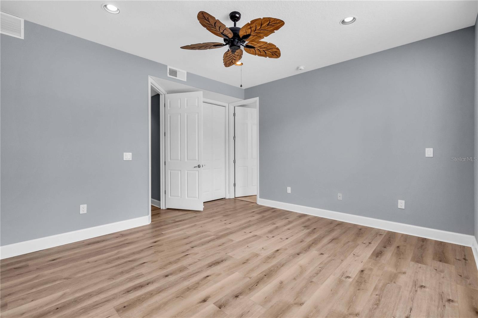 Image 22 of 40 For 8045 Tybee Court 8045
