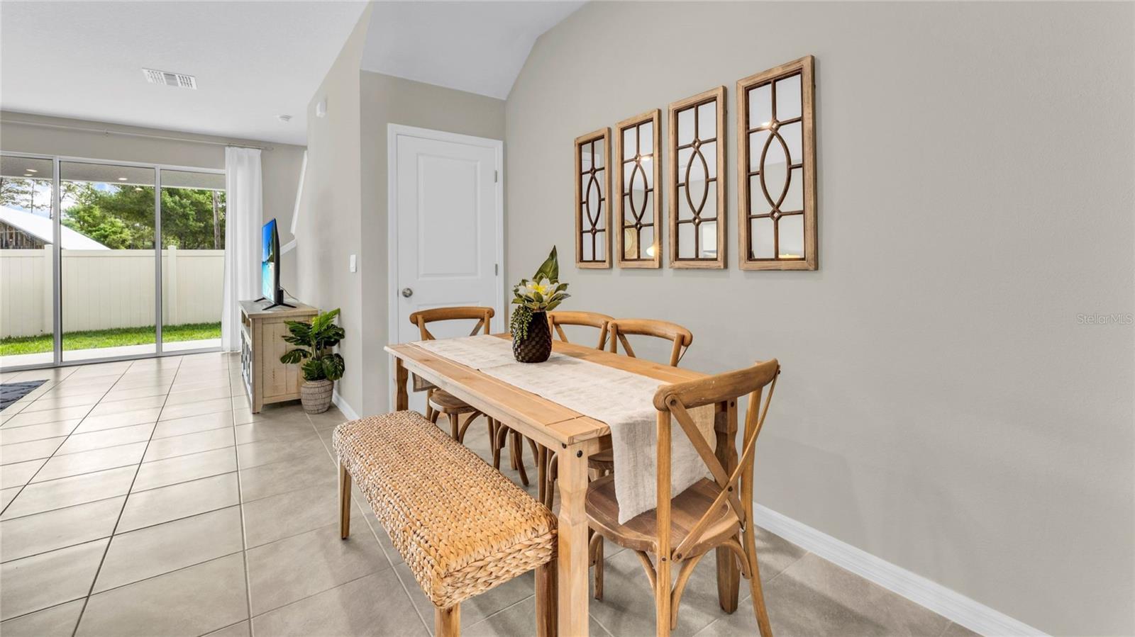 Image 4 of 19 For 11811 Davis Drive