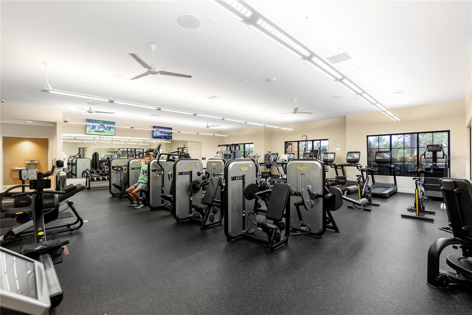 Image 64 of 99 For 5137 Napoli Run