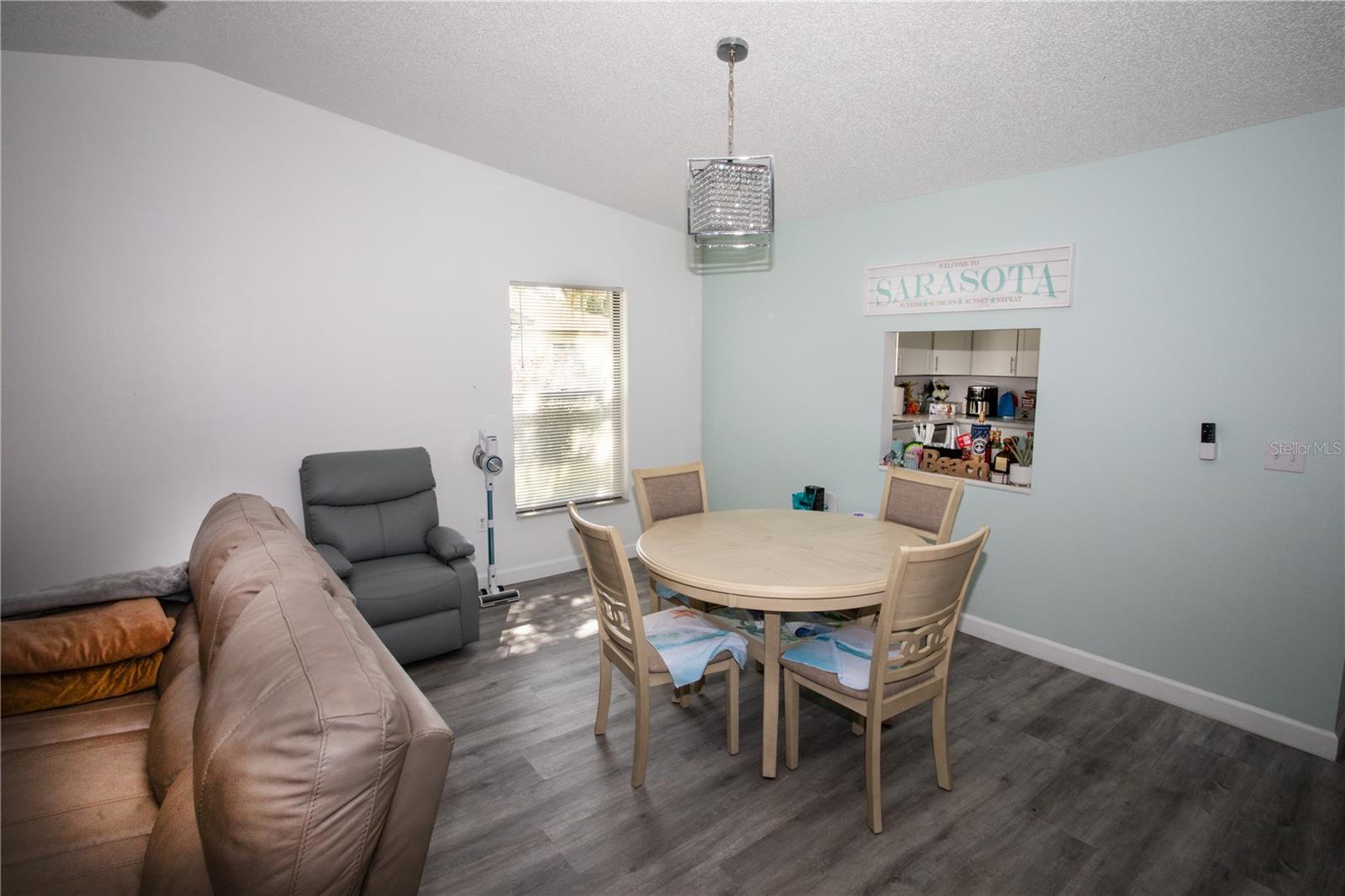 Image 8 of 16 For 4703 Oak Hill Drive 4