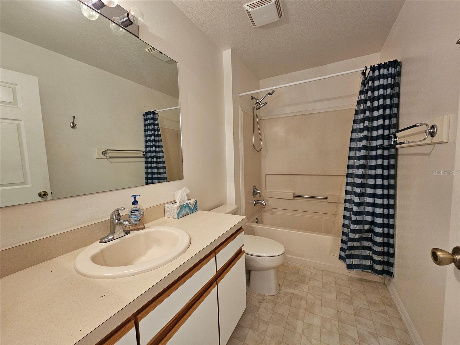 Image 13 of 44 For 206 116th Street E