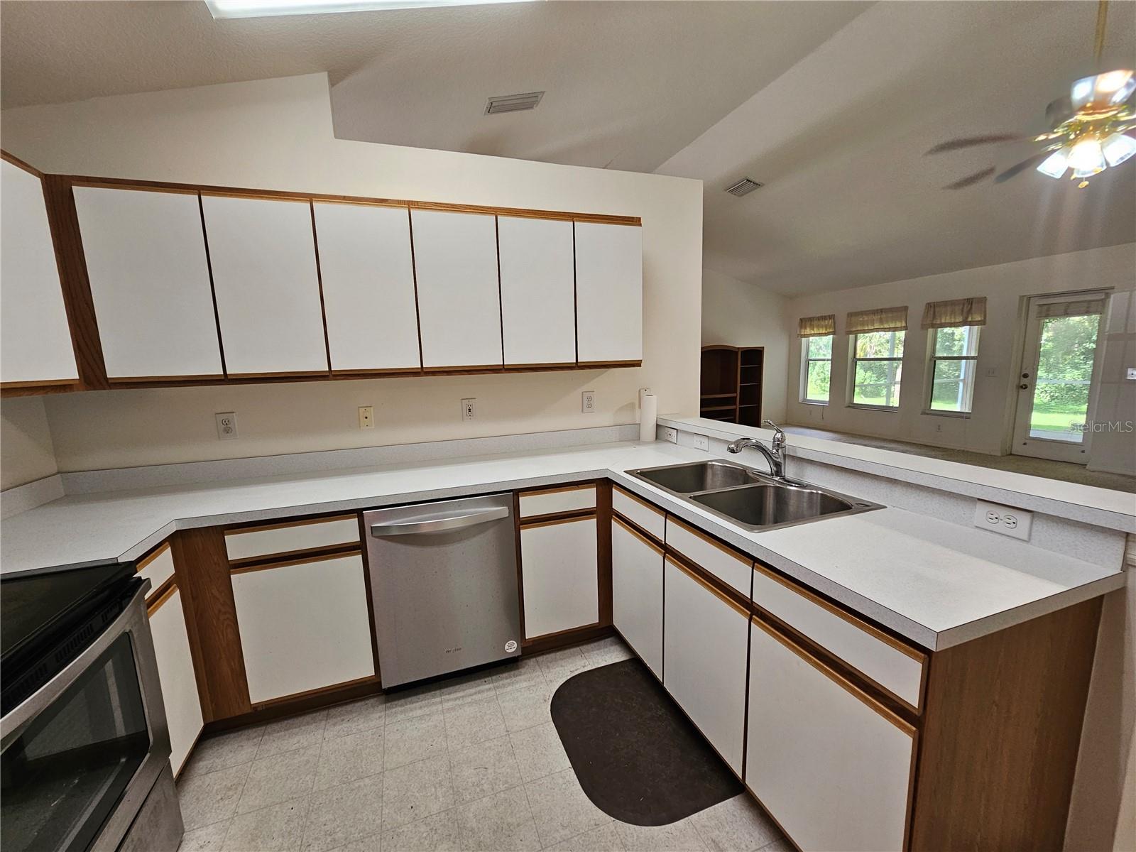 Image 22 of 44 For 206 116th Street E