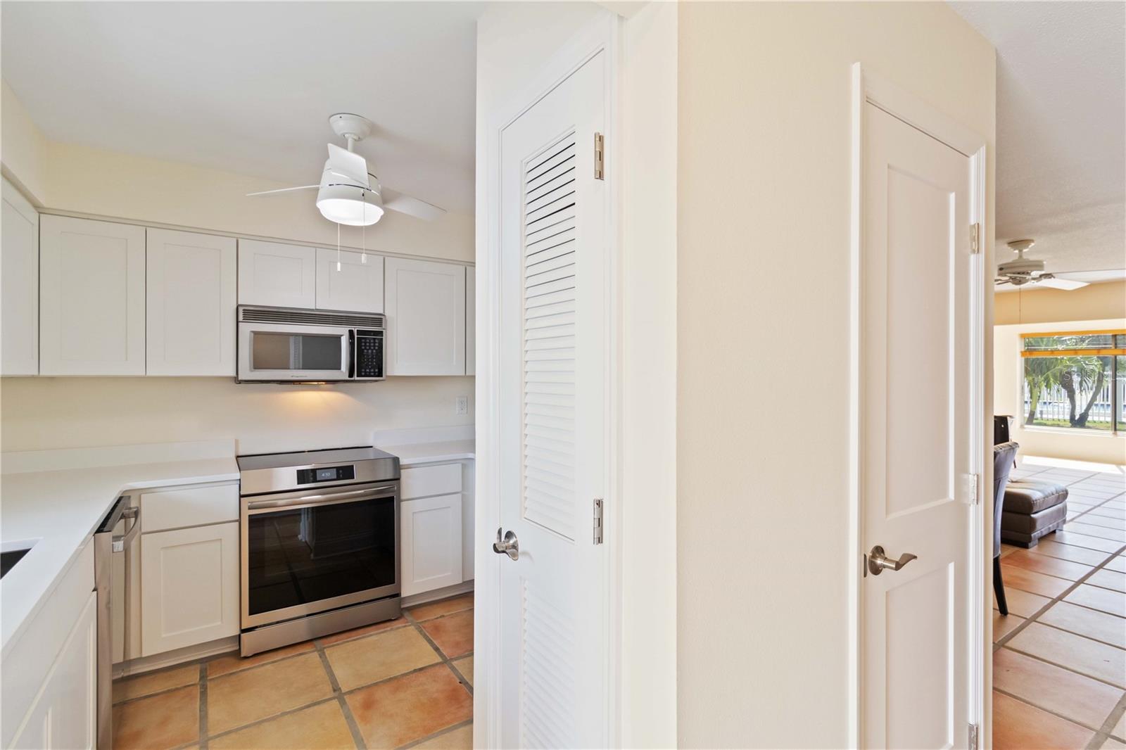 Image 10 of 37 For 9717 Santa Maria Court