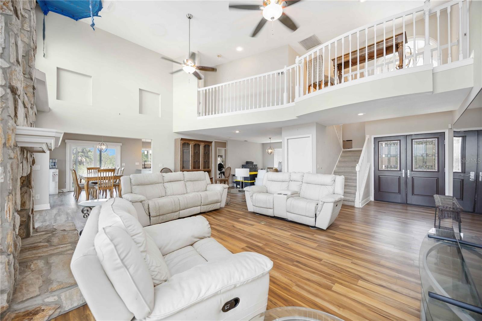 Image 11 of 53 For 1470 Bayshore Drive