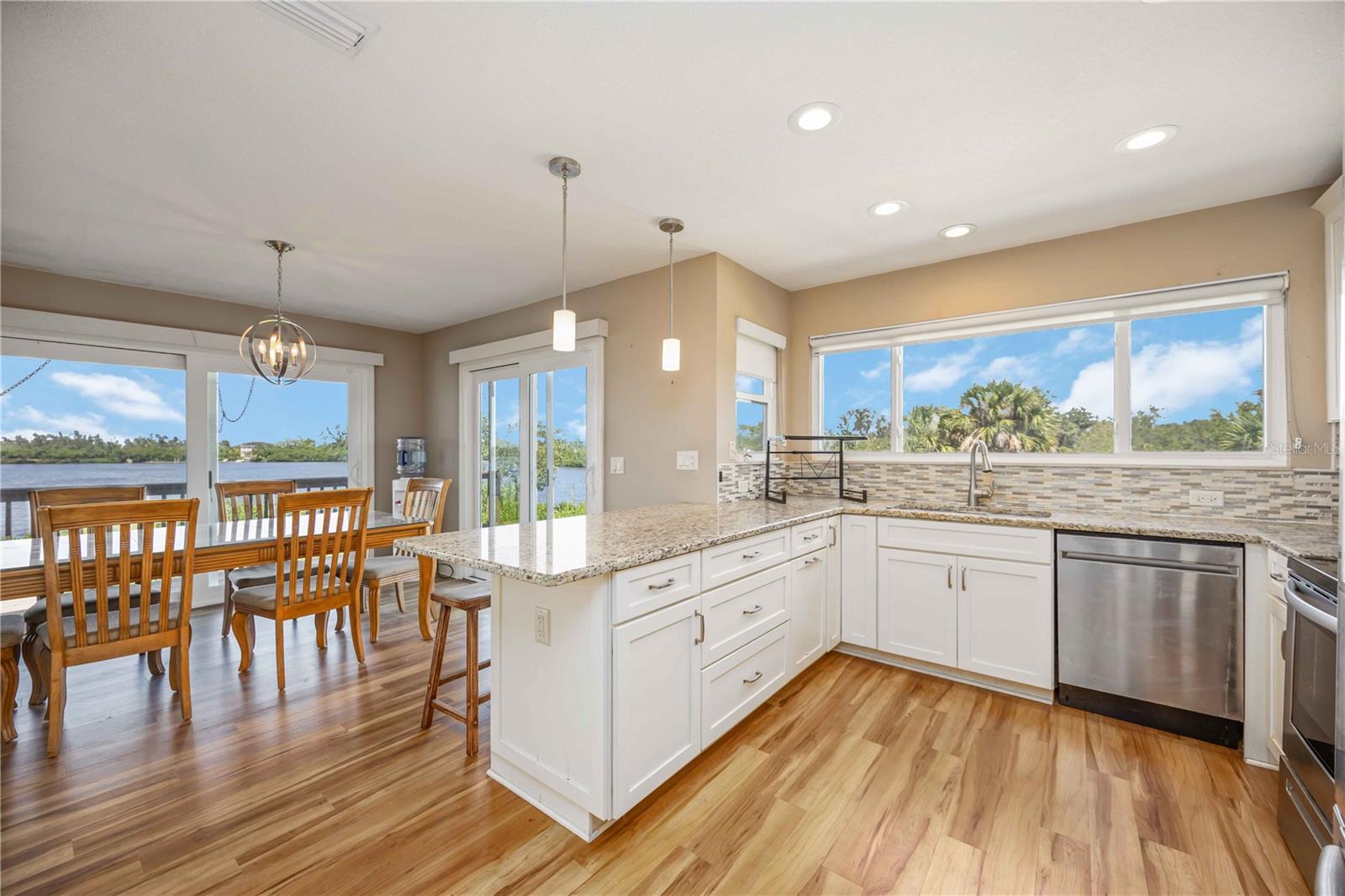 Image 18 of 53 For 1470 Bayshore Drive