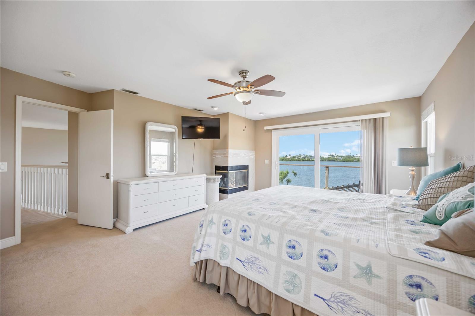 Image 24 of 53 For 1470 Bayshore Drive