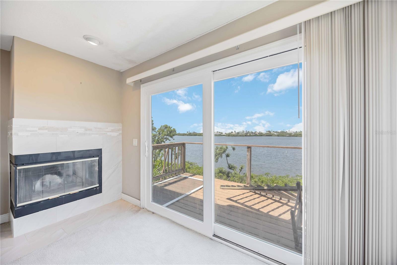 Image 25 of 53 For 1470 Bayshore Drive