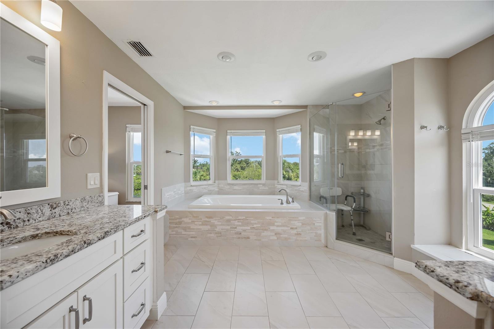 Image 30 of 53 For 1470 Bayshore Drive