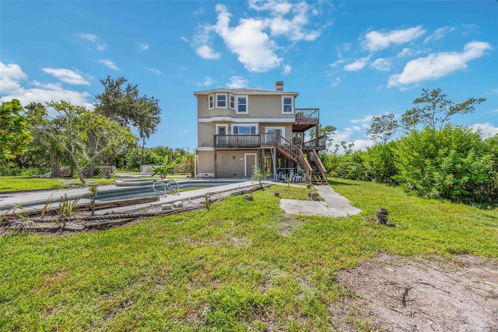 Image 16 of 21 For 1460 Bayshore Drive
