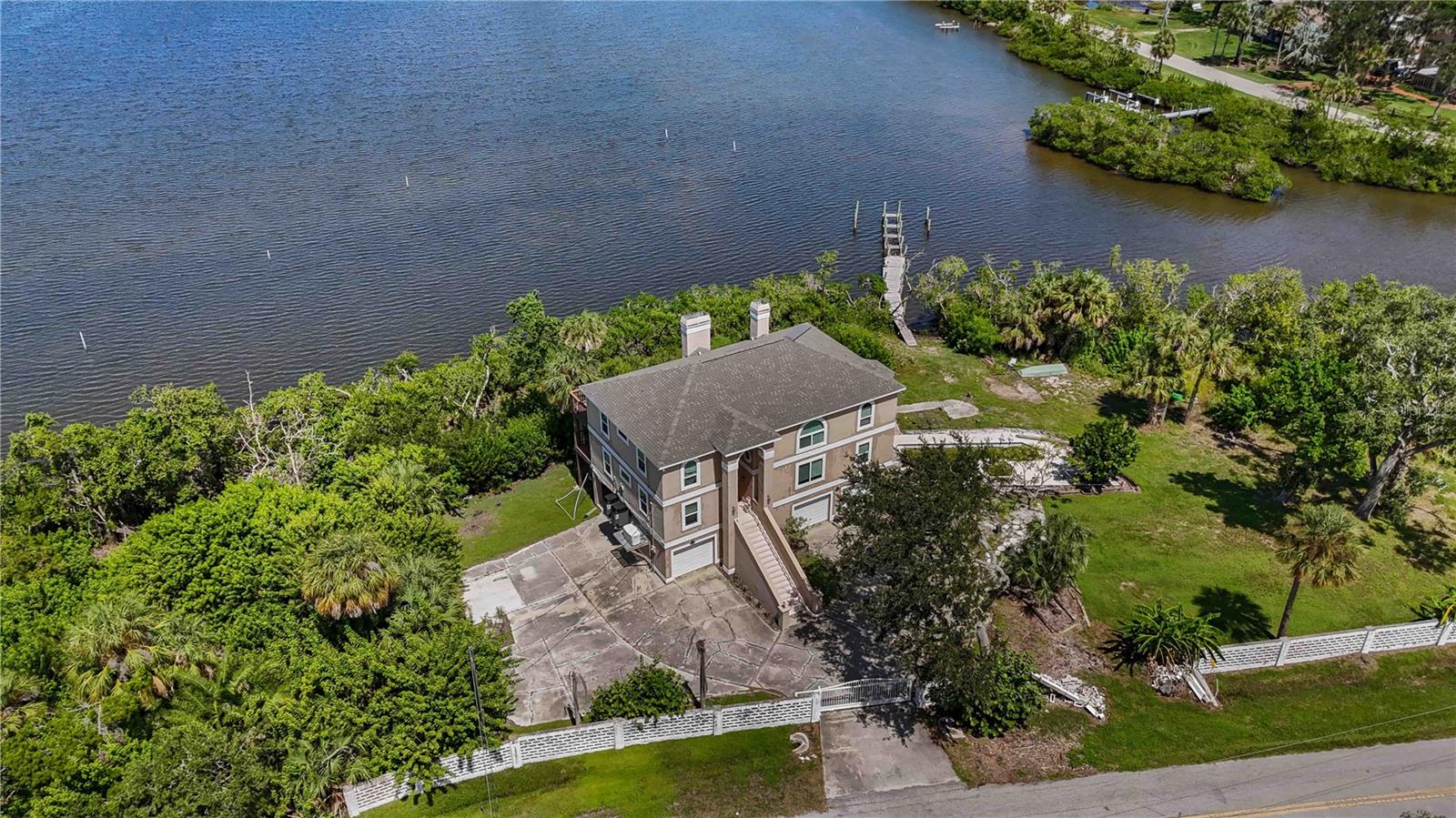 Image 18 of 21 For 1460 Bayshore Drive