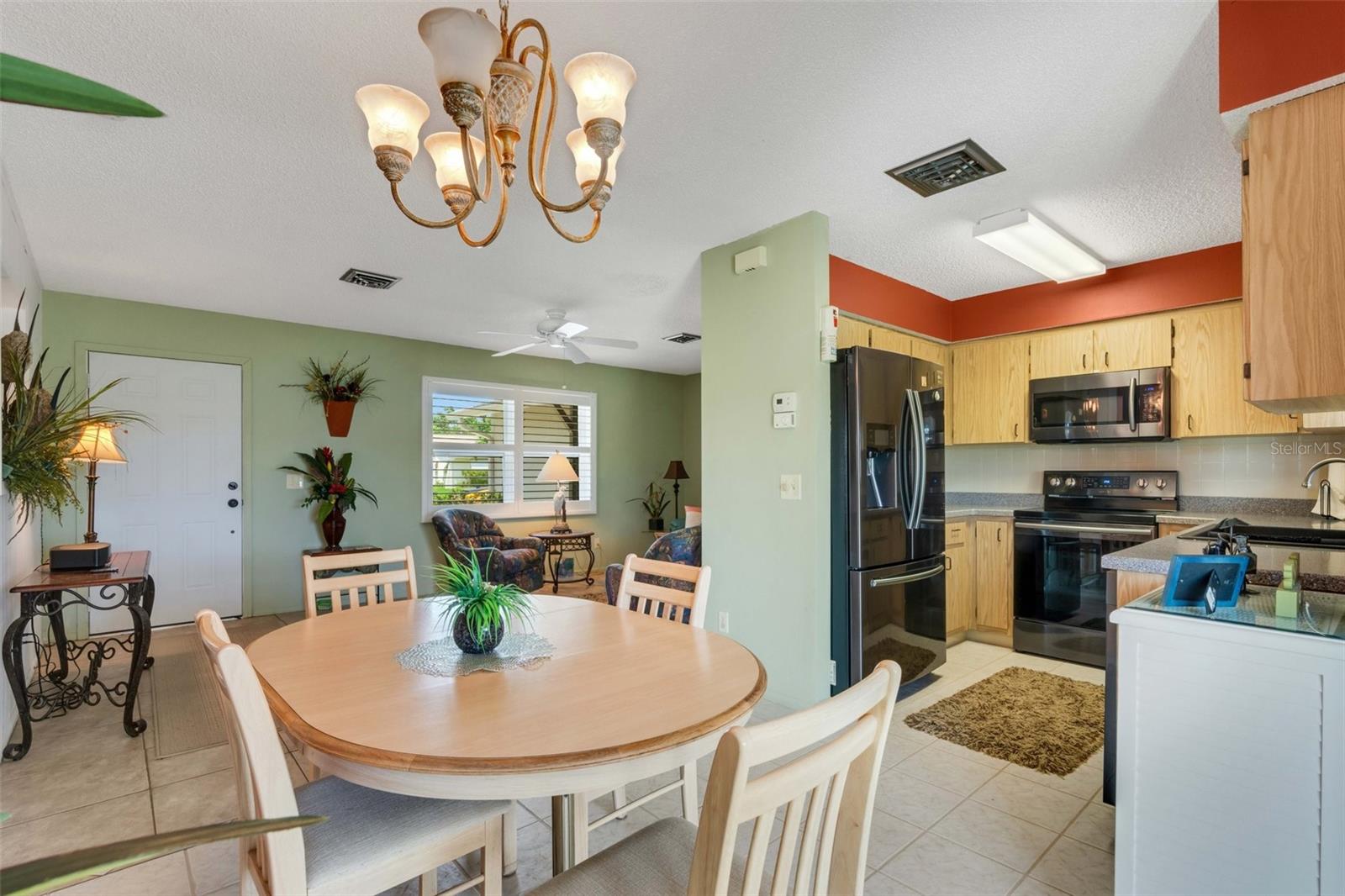 Image 12 of 35 For 1255 Lincoln Drive