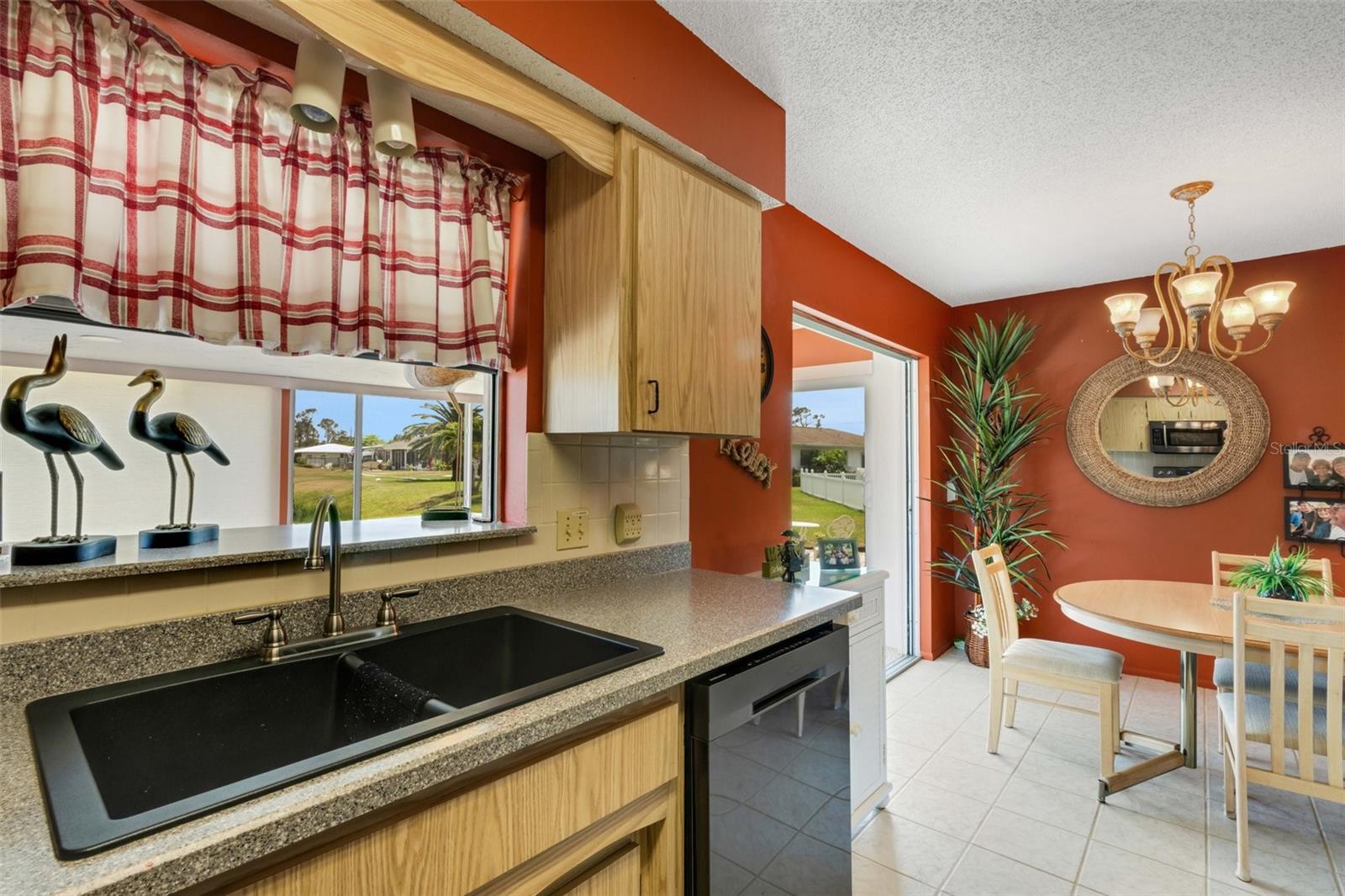 Image 14 of 35 For 1255 Lincoln Drive