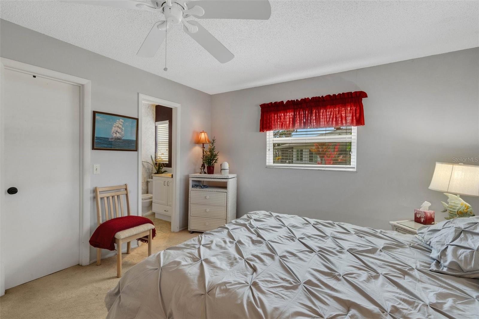 Image 22 of 35 For 1255 Lincoln Drive