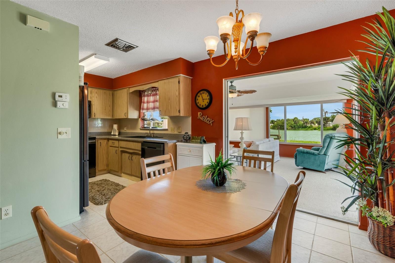 Image 9 of 35 For 1255 Lincoln Drive
