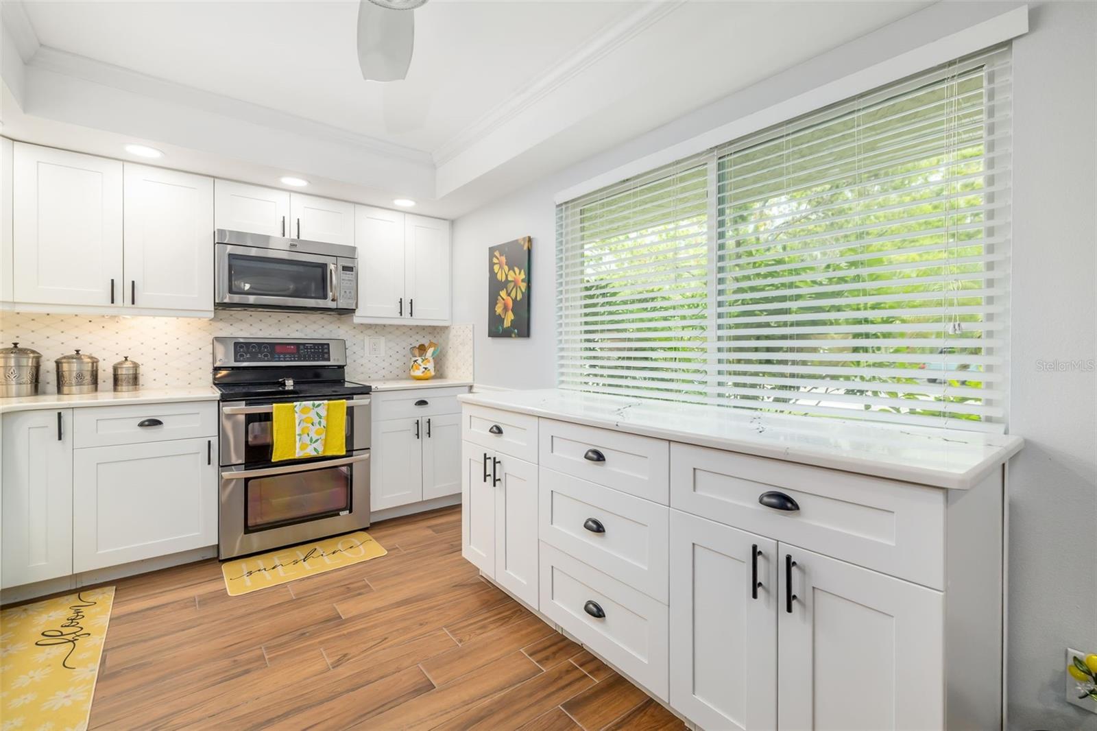 Image 12 of 51 For 6939 Country Club Drive N 161