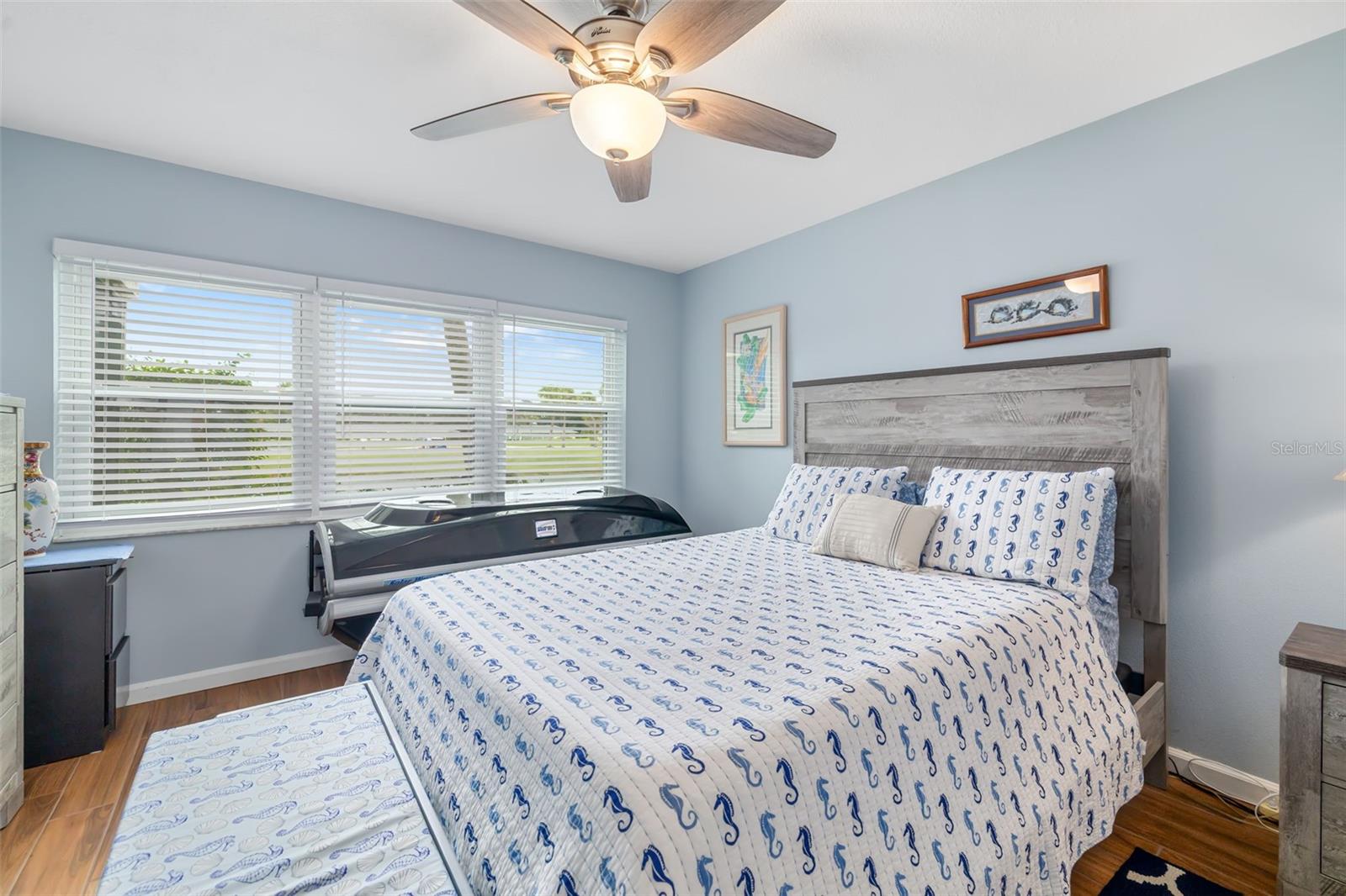 Image 21 of 51 For 6939 Country Club Drive N 161