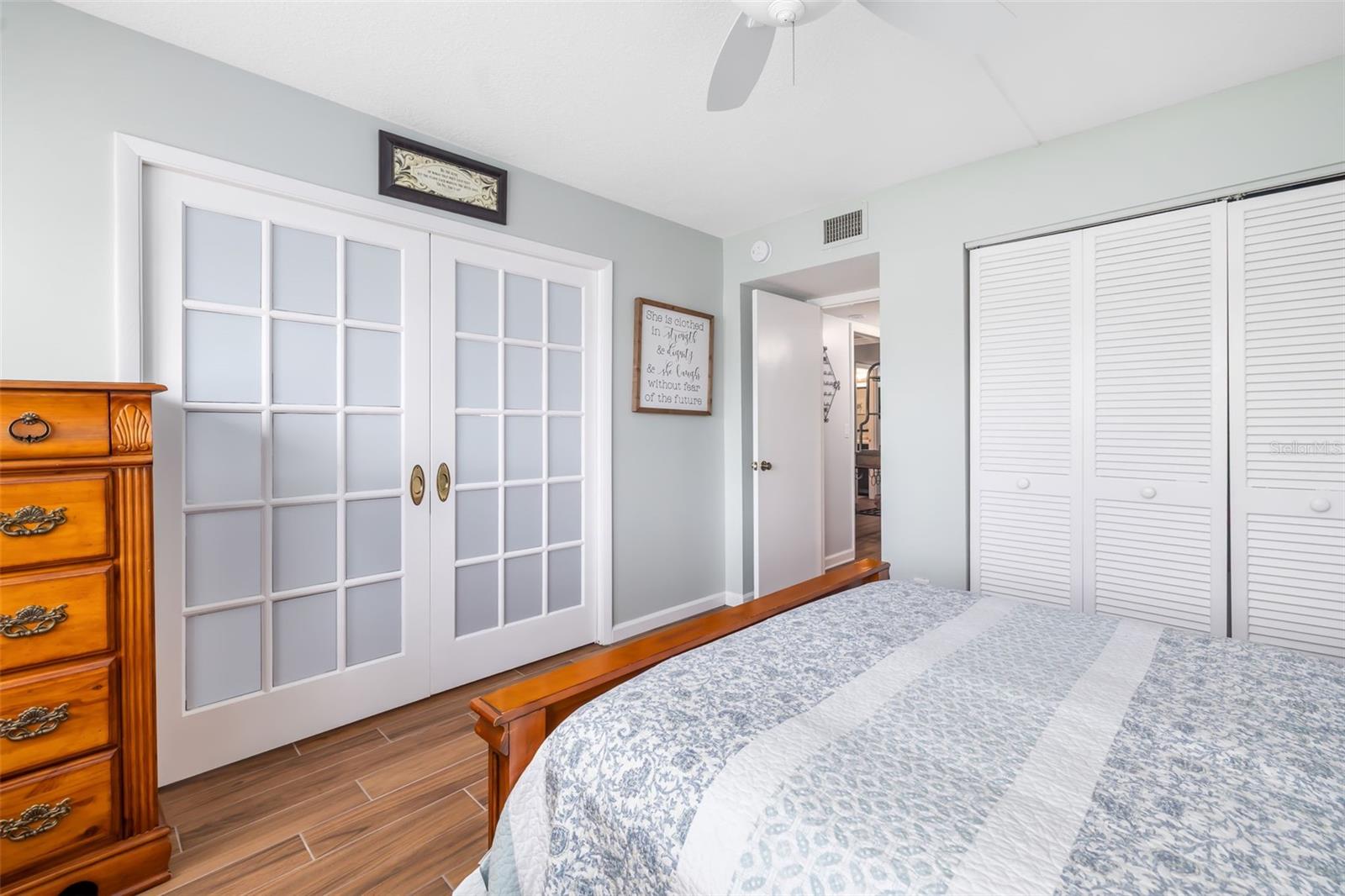 Image 30 of 51 For 6939 Country Club Drive N 161