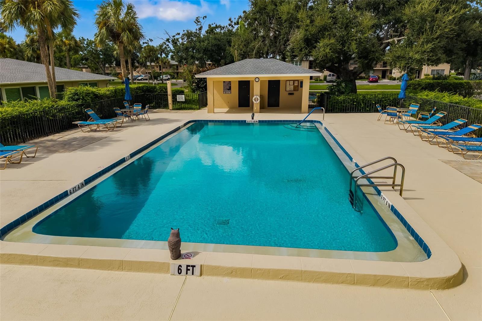 Image 37 of 51 For 6939 Country Club Drive N 161