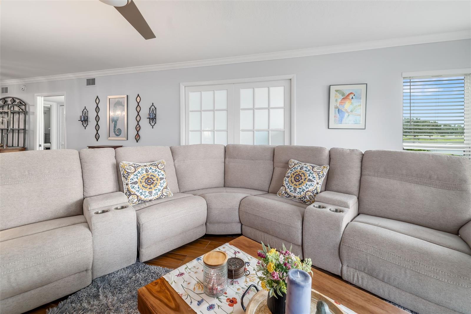 Image 4 of 51 For 6939 Country Club Drive N 161