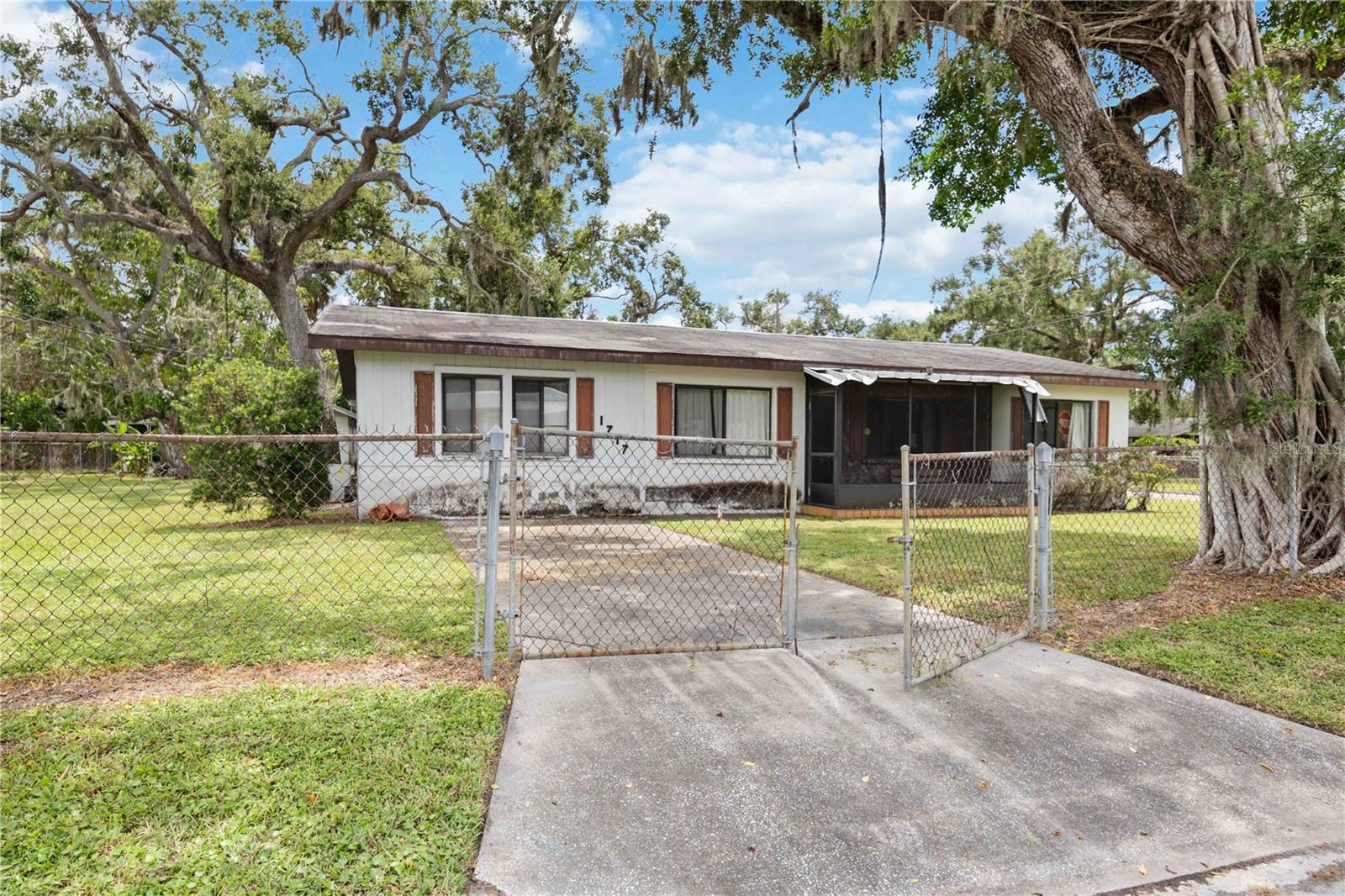 Image 2 of 38 For 1717 8th Street W
