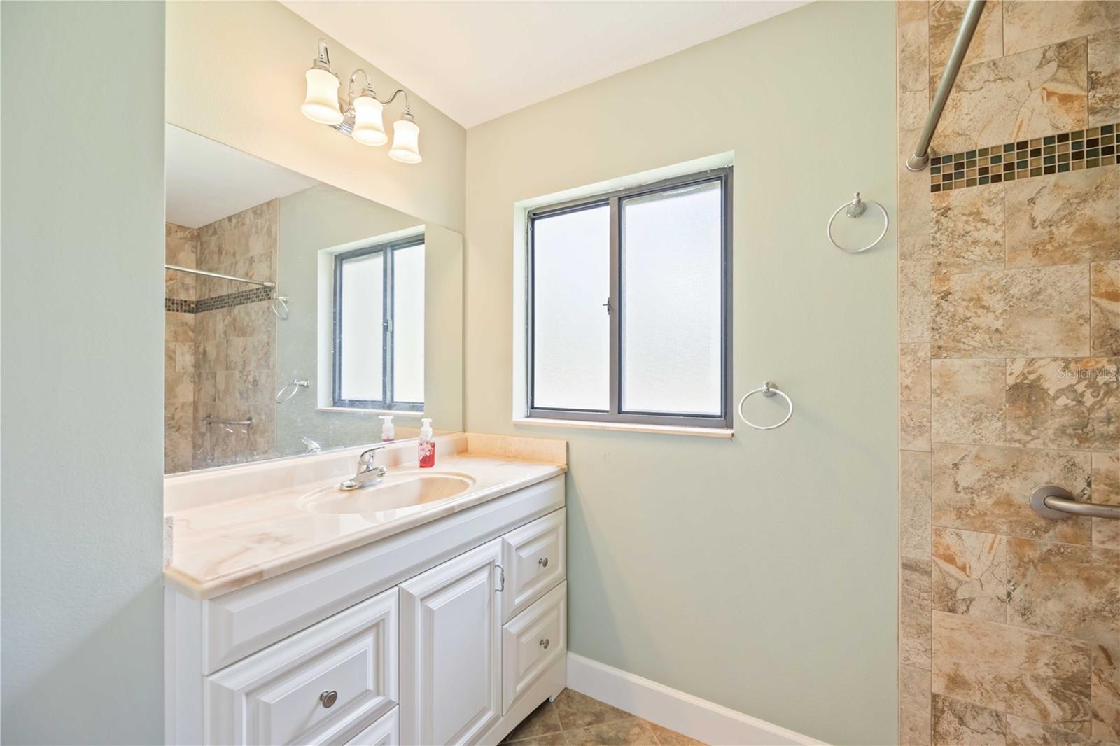 Image 23 of 38 For 1717 8th Street W