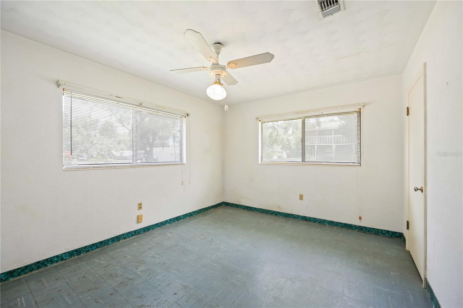 Image 24 of 38 For 1717 8th Street W