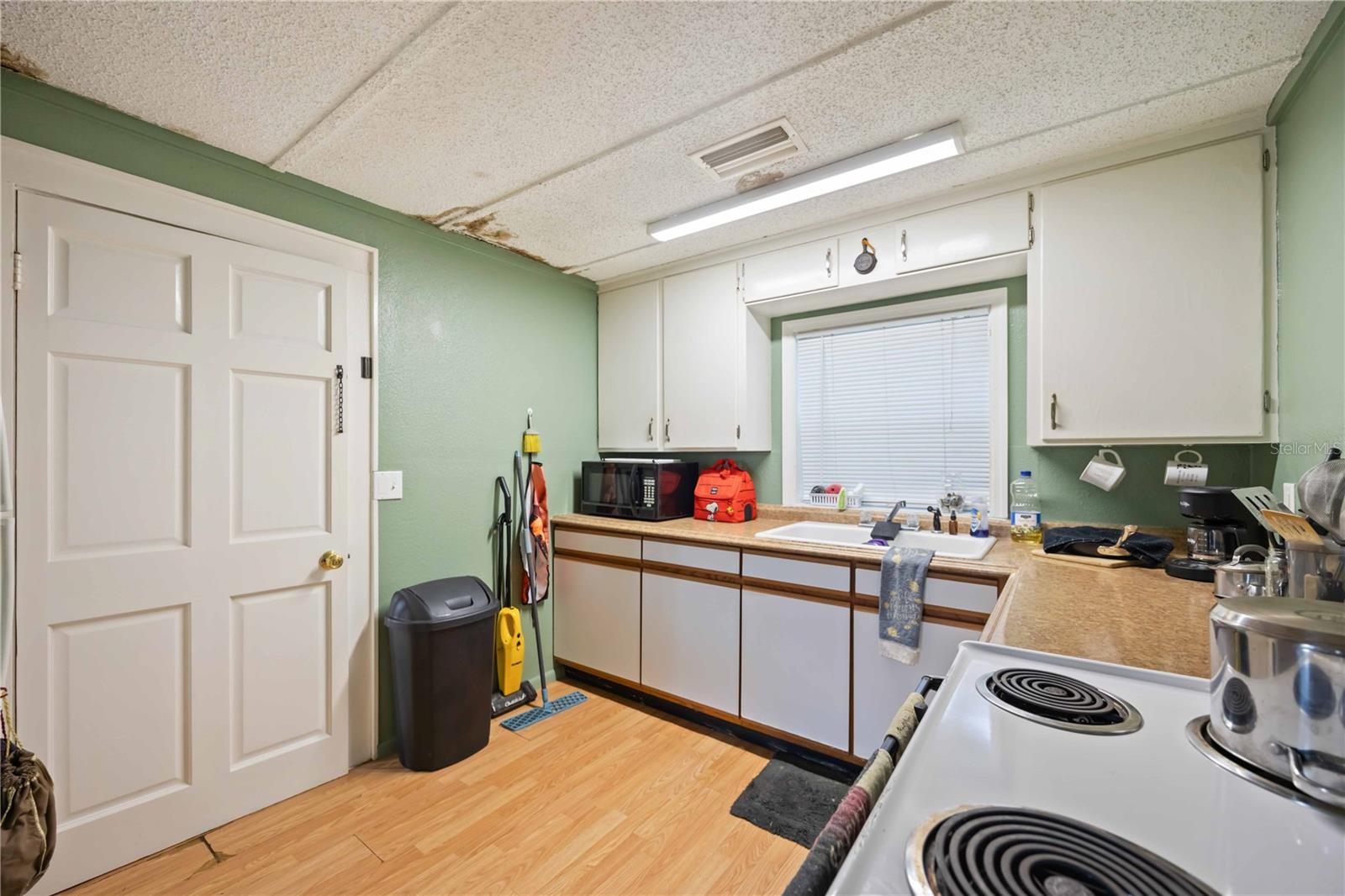 Image 33 of 38 For 1717 8th Street W